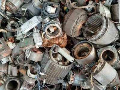 <div style:"display:none"></div>